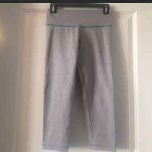 Light Grey Lulu Lemon crops!